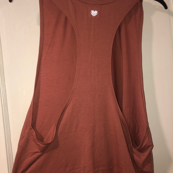 Cut Off Athletic Tank Top - Picture 2 of 3